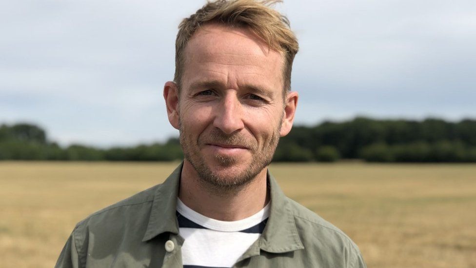 Jonnie Irwin, host of Place in the Sun, claims to have terminal cancer. (1)