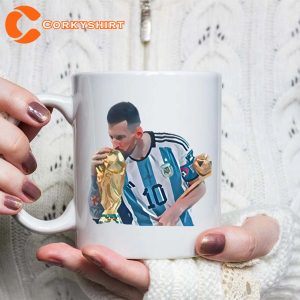 Messi Kisses Trophy World Cup Coffee Mug