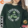 St Patricks Everybody In The Pub Getting Tipsy Sweatshirt