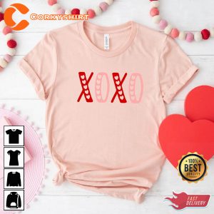 Xoxo Valentines Day Cute Couple Love Vibe T-Shirt