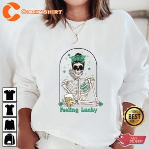 Feeling Lucky St Patricks Day Irish Skeleton Hand Unisex T-Shirt