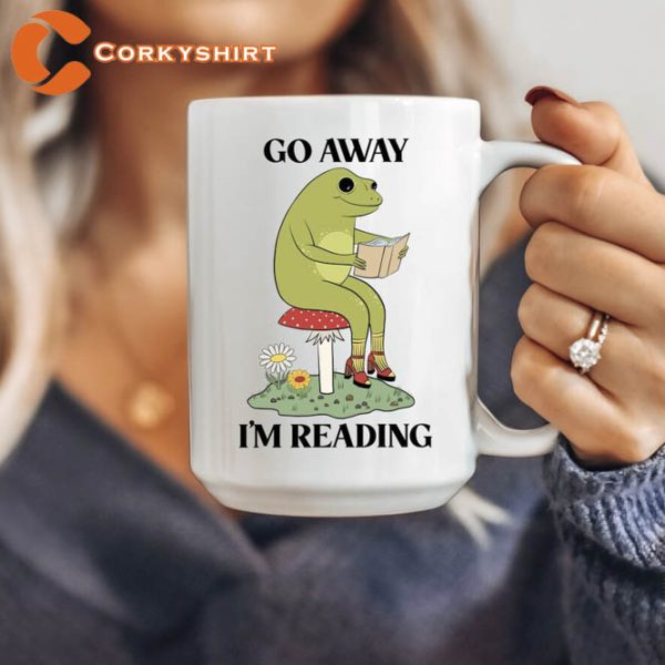 Funny Frog Go Away I’m Reading Mug