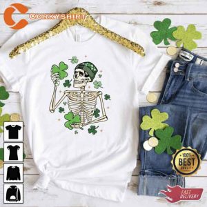 Happy St Pattys Dancing Skeleton Drinking Tee