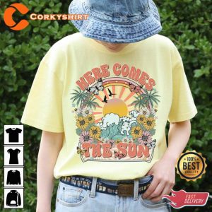 Here Comes the Sun Hippie Motivational Gift Tee3