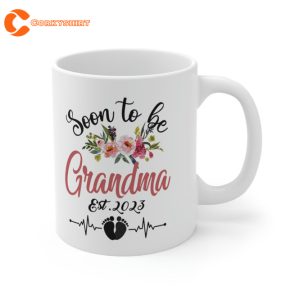 Soon To Be Grandma Est 2023 Floral Pregnancy Announcement Mug