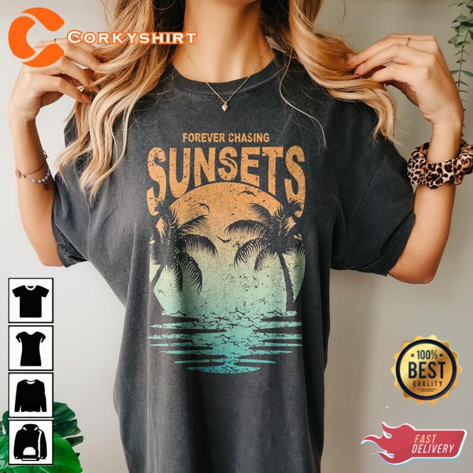 Forever Chasing Sunsets Retro Beach Summer Vacation Graphic Tee2