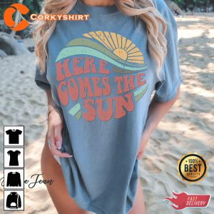 Here Comes The Sun Boho Summer Unisex T-shirt