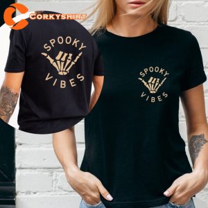Spooky Vibes Skeleton Skull Surfer Funny Gift Halloween Costume T-Shirt