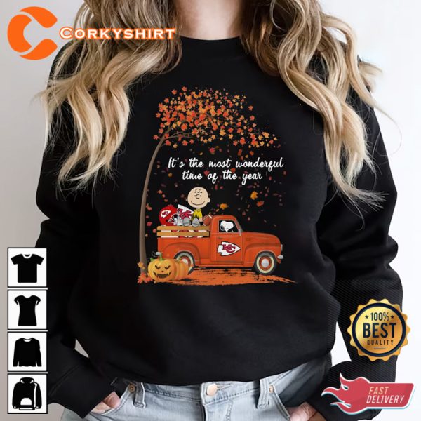 Snoopy And Peanuts Its The Most Wonderful Time Of The Year Halloveen Costume T-Shirt